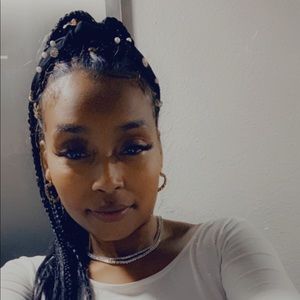 Meet your Posher, Dayna